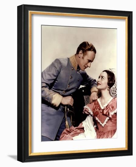 Gone with the Wind, 1939 directed by Victor FlemingLeslie Howard and Olivia by Havilland (photo)-null-Framed Photo