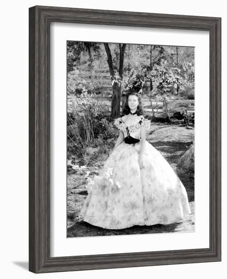 Gone with the Wind, Vivien Leigh at Tara Plantation, 1939-null-Framed Photo