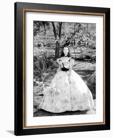 Gone with the Wind, Vivien Leigh at Tara Plantation, 1939-null-Framed Photo