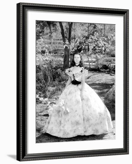 Gone with the Wind, Vivien Leigh at Tara Plantation, 1939-null-Framed Photo