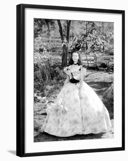 Gone with the Wind, Vivien Leigh at Tara Plantation, 1939-null-Framed Photo