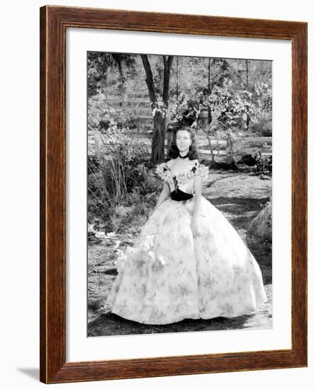 Gone with the Wind, Vivien Leigh at Tara Plantation, 1939-null-Framed Photo