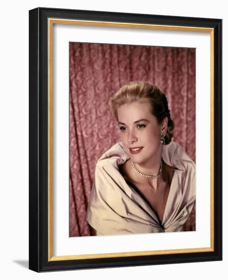 Grace Kelly, 1955 (photo)-null-Framed Photo