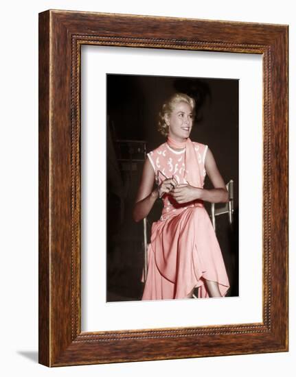 Grace Kelly sur le tournage du film La Main au Collet TO CATCH A THIEF, 1955 colourized document (p-null-Framed Photo