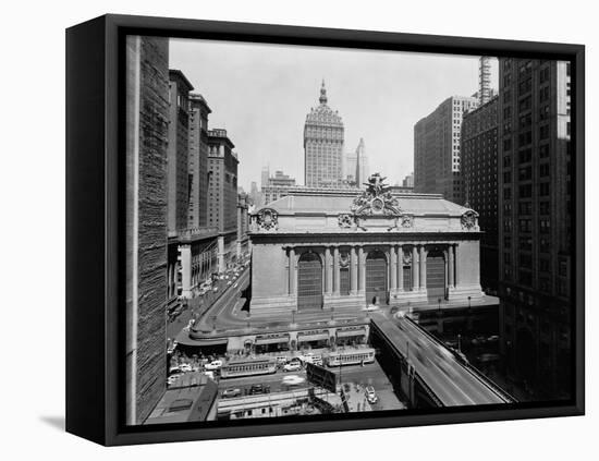 Grand Central Station in Manhattan-null-Framed Premier Image Canvas