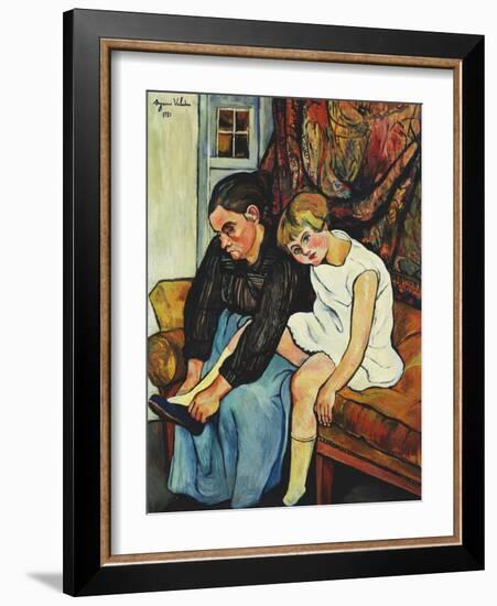 Grandmere chaussant une Fillette-Suzanne Valadon-Framed Giclee Print