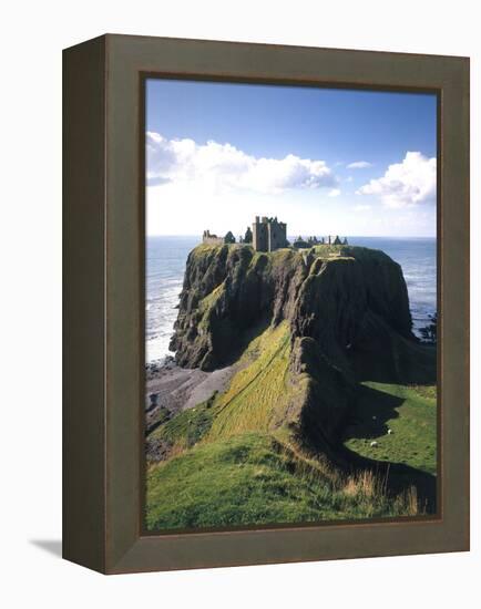 Great Britain, Scotland, East Coast, Grampian, Dunnottar Castle-Thonig-Framed Premier Image Canvas