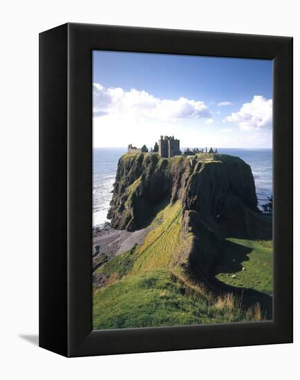 Great Britain, Scotland, East Coast, Grampian, Dunnottar Castle-Thonig-Framed Premier Image Canvas