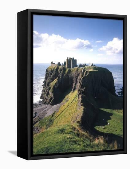 Great Britain, Scotland, East Coast, Grampian, Dunnottar Castle-Thonig-Framed Premier Image Canvas