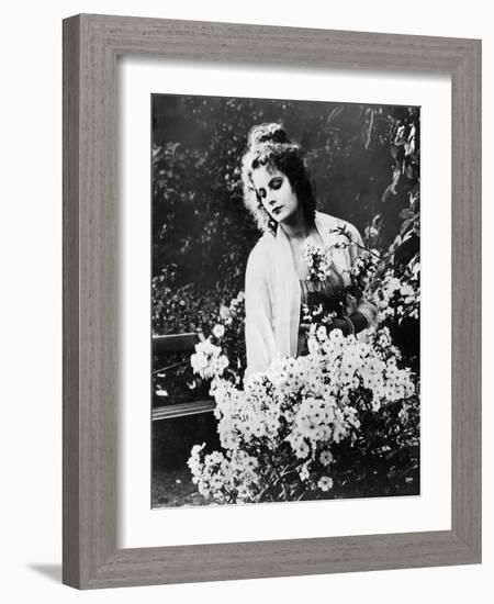 Greta Garbo (1905-1990)-null-Framed Giclee Print