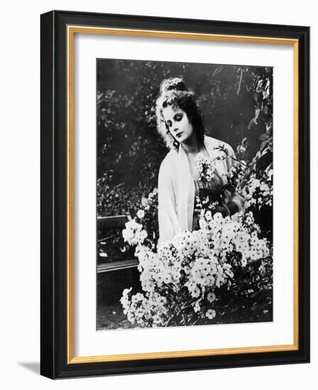 Greta Garbo (1905-1990)-null-Framed Giclee Print