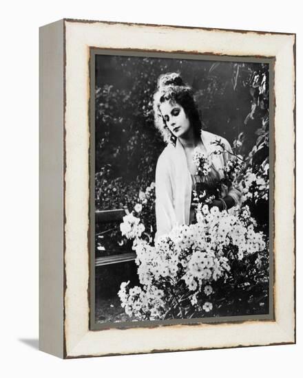 Greta Garbo (1905-1990)-null-Framed Premier Image Canvas