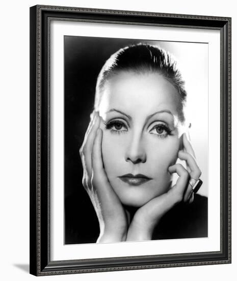 Greta Garbo-null-Framed Photo