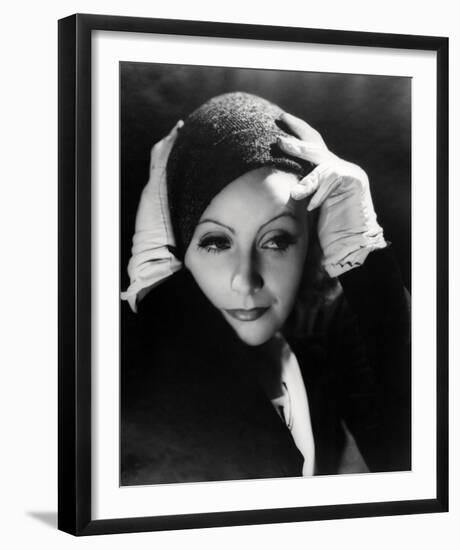 Greta Garbo-null-Framed Photo