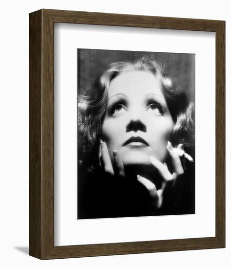 Greta Garbo-null-Framed Photo