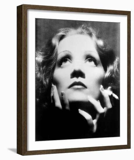 Greta Garbo-null-Framed Photo