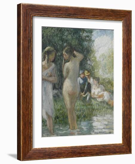 Groupe de baigneuses au bord de l'eau-Camille Pissarro-Framed Giclee Print