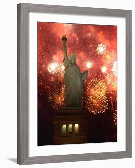 Grucci Fireworks Light the Sky Over the Statue of Liberty-null-Framed Photographic Print