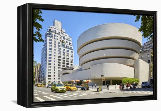 Guggenheim Museum of Modern and Contemporary Art, New York, USA-Simon Montgomery-Framed Premier Image Canvas