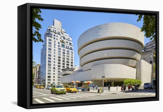 Guggenheim Museum of Modern and Contemporary Art, New York, USA-Simon Montgomery-Framed Premier Image Canvas