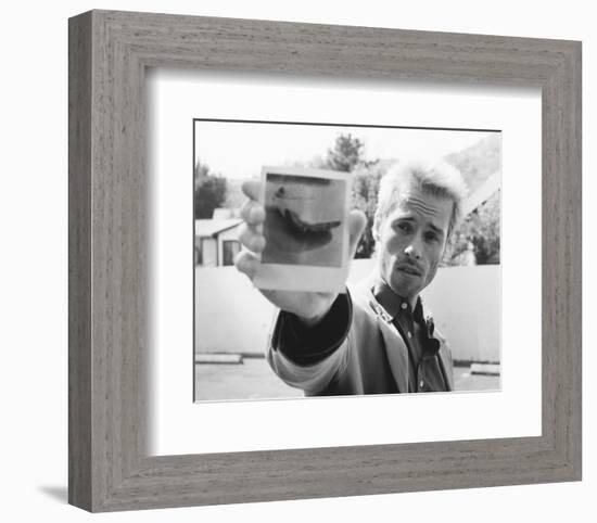 Guy Pearce, Memento (2000)-null-Framed Photo