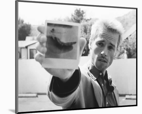 Guy Pearce, Memento (2000)-null-Mounted Photo