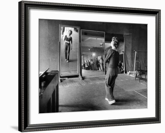 Gwen Verdon Rehearsing for the Broadway Musical Damn Yankees-Peter Stackpole-Framed Premium Photographic Print