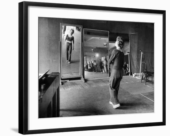 Gwen Verdon Rehearsing for the Broadway Musical Damn Yankees-Peter Stackpole-Framed Premium Photographic Print