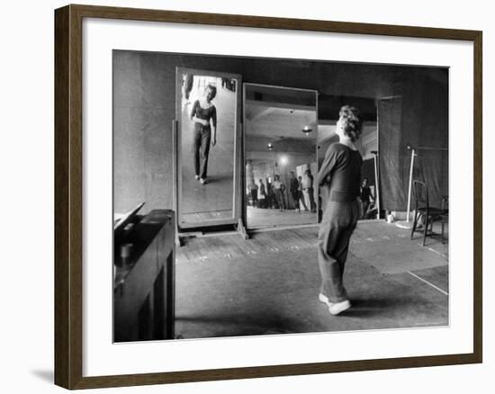 Gwen Verdon Rehearsing for the Broadway Musical Damn Yankees-Peter Stackpole-Framed Premium Photographic Print