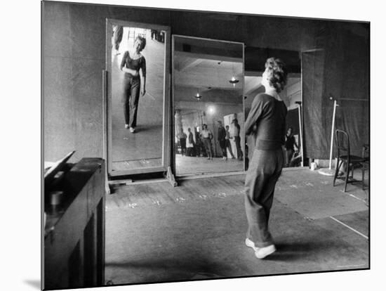 Gwen Verdon Rehearsing for the Broadway Musical Damn Yankees-Peter Stackpole-Mounted Premium Photographic Print