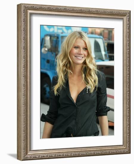 Gwyneth Paltrow-null-Framed Photo