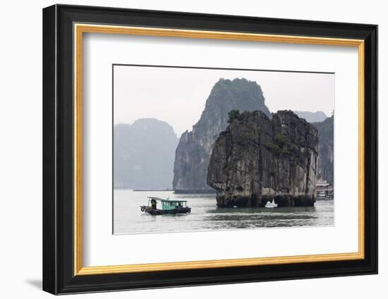 Halong Bay, UNESCO World Heritage Site, Vietnam, Indochina, Southeast Asia, Asia-Richard Cummins-Framed Photographic Print