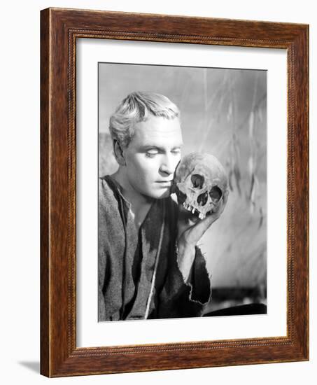 Hamlet, Laurence Olivier, 1948-null-Framed Photo