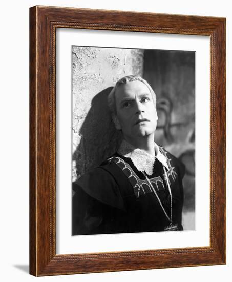 Hamlet, Laurence Olivier, 1948-null-Framed Photo