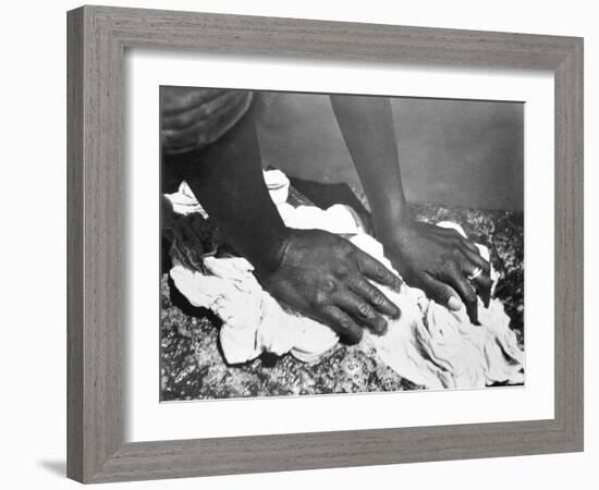 Hands of a Woman, Mexico, 1926-Tina Modotti-Framed Giclee Print