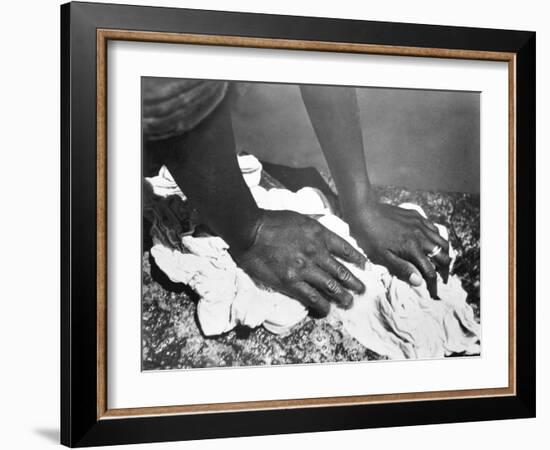 Hands of a Woman, Mexico, 1926-Tina Modotti-Framed Giclee Print