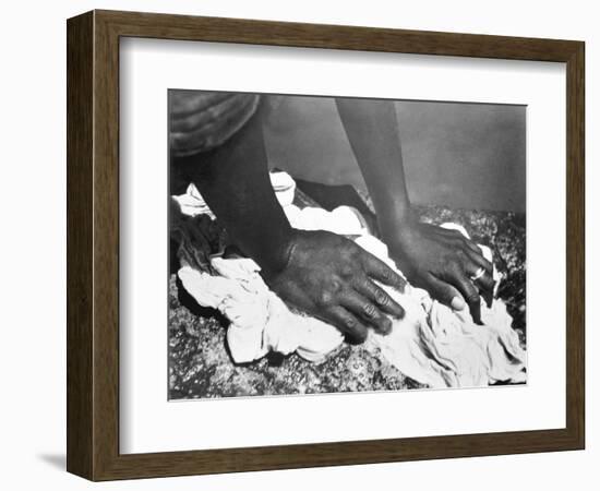 Hands of a Woman, Mexico, 1926-Tina Modotti-Framed Giclee Print