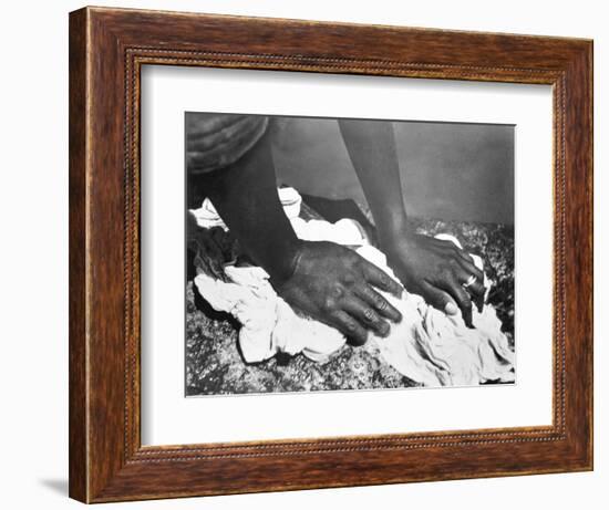 Hands of a Woman, Mexico, 1926-Tina Modotti-Framed Giclee Print