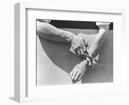 Hands of the Puppeteer, 1929-Tina Modotti-Framed Premium Giclee Print