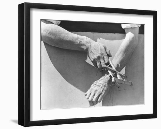 Hands of the Puppeteer, 1929-Tina Modotti-Framed Giclee Print