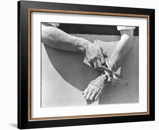 Hands of the Puppeteer, 1929-Tina Modotti-Framed Giclee Print