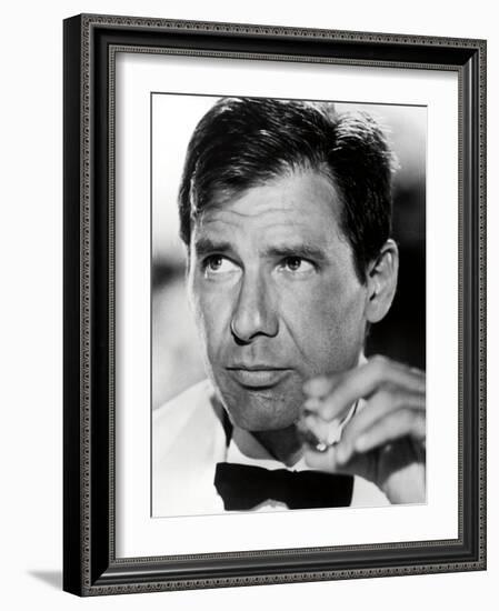 HARRISON FORD. "INDIANA JONES AND THE TEMPLE OF DOOM" [1984], directed by STEVEN SPIELBERG.-null-Framed Photographic Print