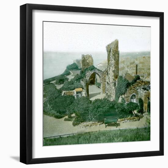 Hastings (England), the Castle-Leon, Levy et Fils-Framed Photographic Print
