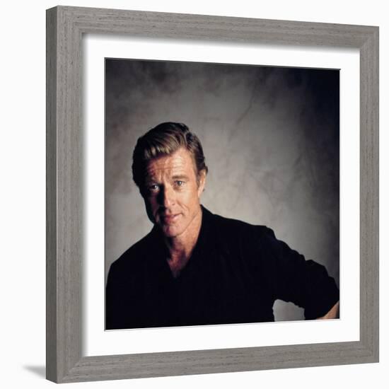 Havana by Sidney Pollack with Robert Redford, 1991-null-Framed Photo