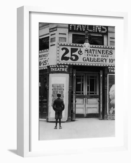 Havlin's movie theater marquee in St. Louis, Missouri, 1910.-Vernon Lewis Gallery-Framed Photographic Print