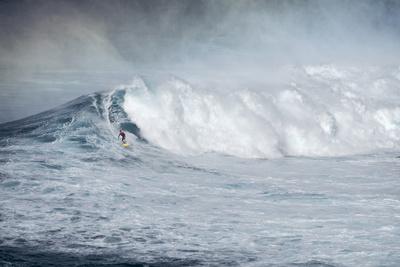Hawaii, Maui. Kai Lenny Stand Up Paddle Board Surfing 