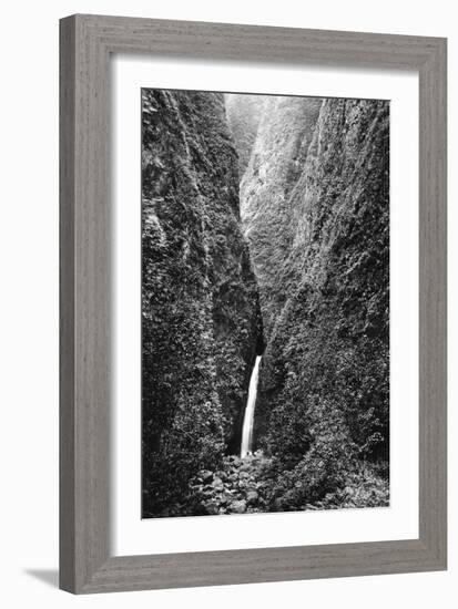 Hawaii - Sacred Falls on Oahu Island-Lantern Press-Framed Art Print