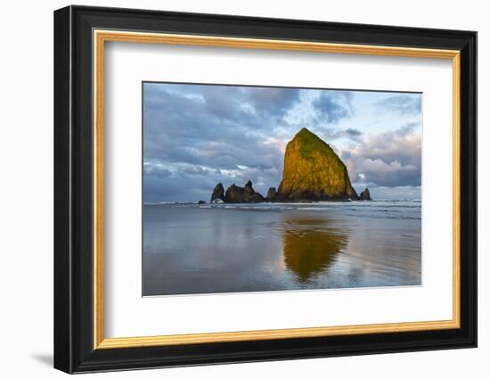 Haystack Rock at Dawn, Cannon Beach, Oregon, USA-Chuck Haney-Framed Photographic Print