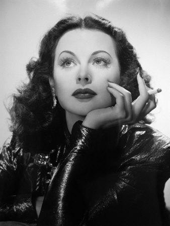 hedy-lamarr-1940s_u-l-p6rghx0.jpg