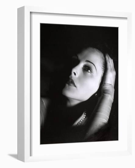 Hedy Lamarr, 1941-null-Framed Photographic Print